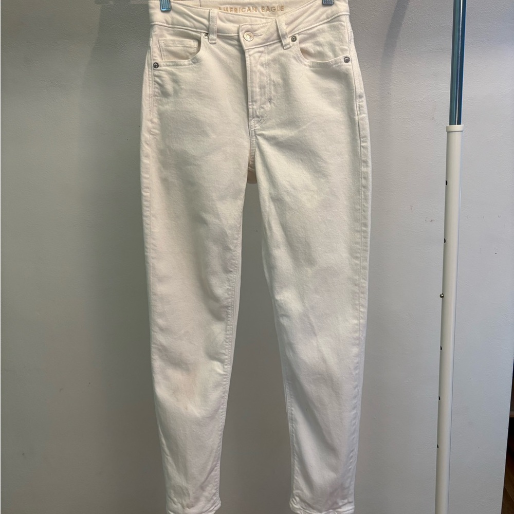 American Eagle Outfitters High Rise White Mom Jeans